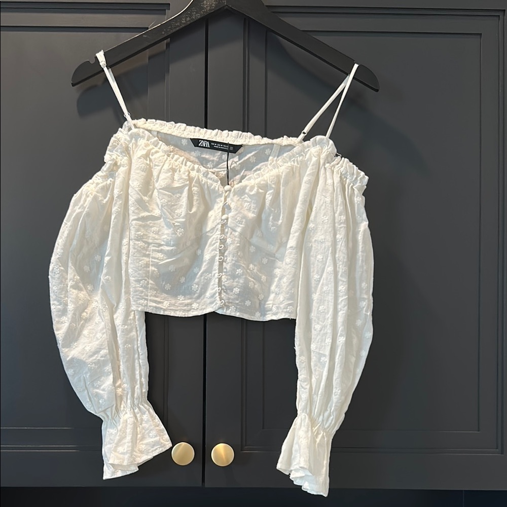Zara White Off-Shoulder button front Women's Top